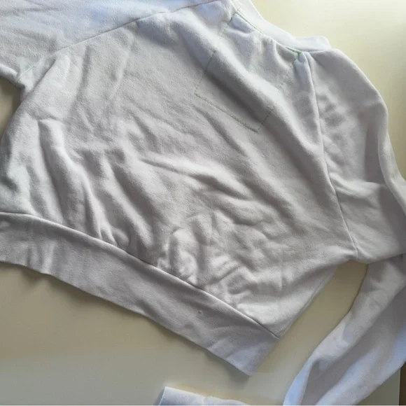 white crewneck - Picture 4 of 4